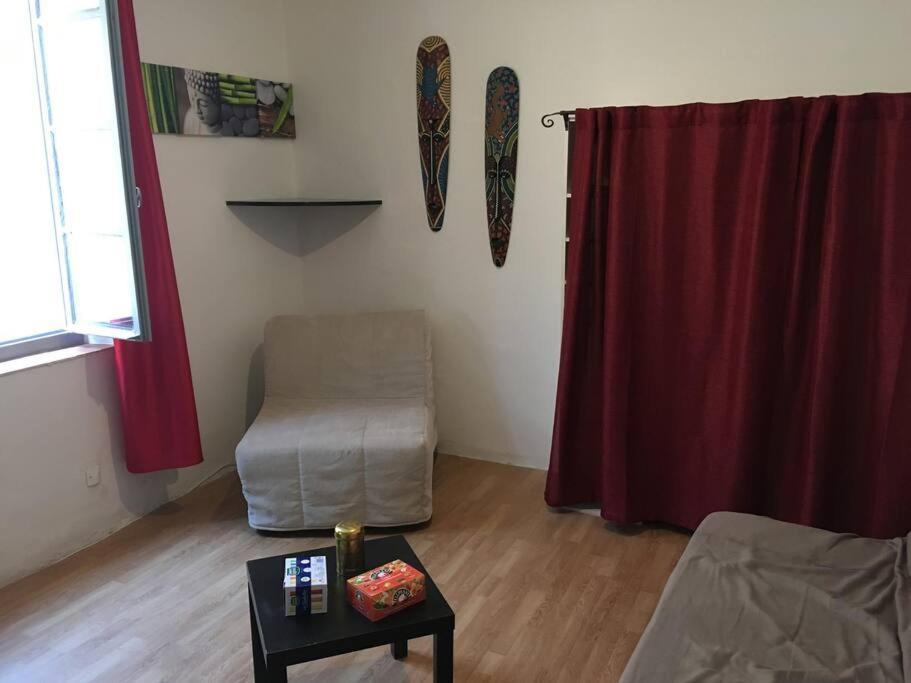 Apartmán Jolie Studio Dans Le Centre Historique De Narbonne Exteriér fotografie